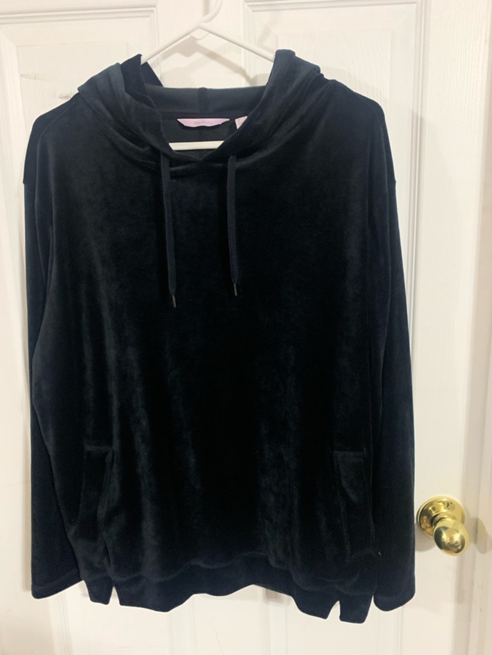 AnyBody Black Cozy Pullover Sweatshirt